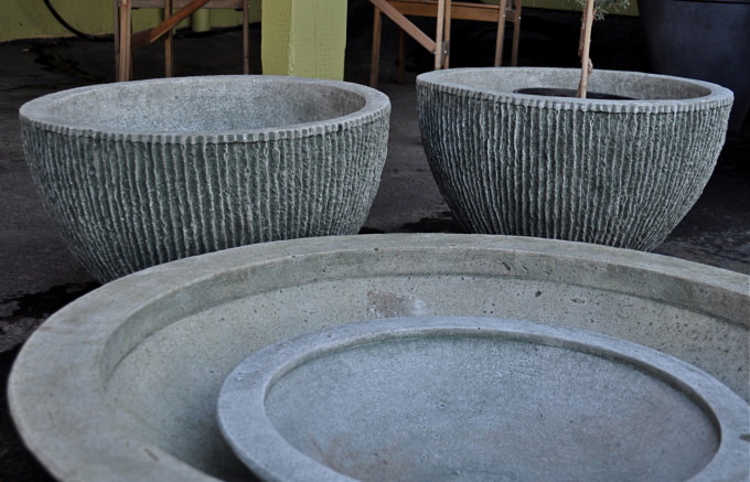 https://www.hylandgardendesign.com/wp-content/uploads/2013/01/CE-Low-Zen-bowls-Reef-Point-pots-680x437.jpg